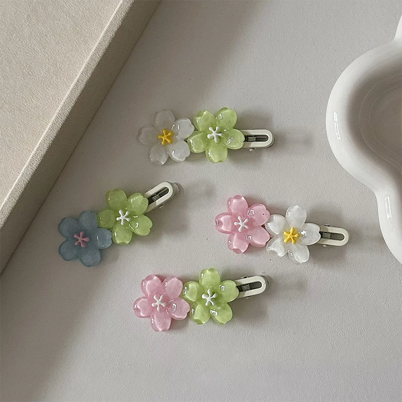 Forcina per fiori freschi estivi Ragazze dolci Sakura Clip laterali Fermagli per capelli con frangia per accessori per capelli copricapo da donna