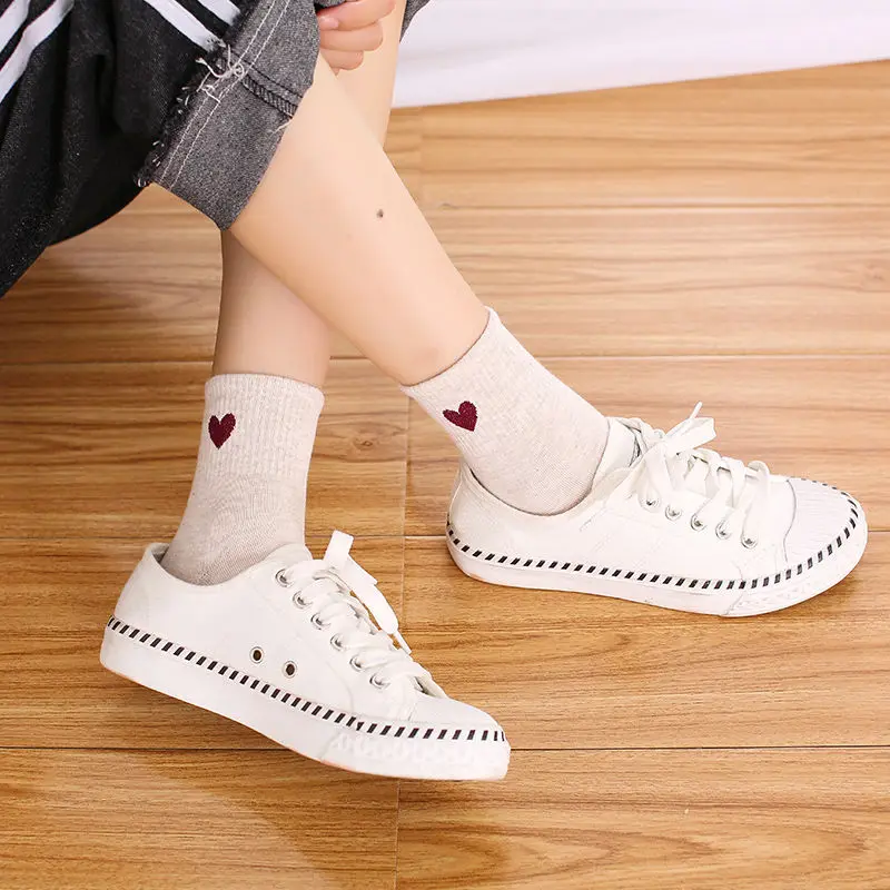 

Women's Socks Cute Love Heart Print Cotton Harajuku Happy Socks White Black Girl Gift Female Dropshipping Calcetines Wholesale