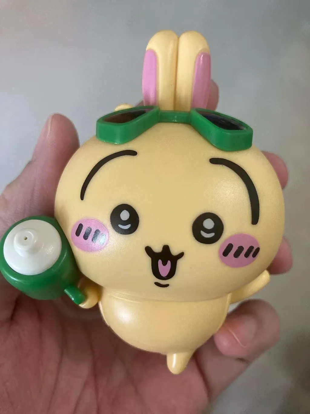 أرقام لعبة مسدس الماء Chiikawa – Kawaii Hachiware Usagi Shiroi المفاتيح قلادة الصيف رذاذ نموذج الديكور هدية