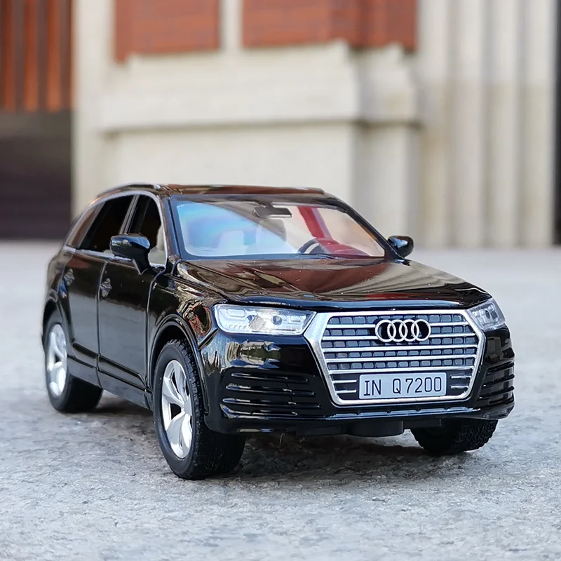 1:32 AUDI Q7 SUV modèle de voiture en alliage moulé sous pression et véhicules jouets modèle de voiture en métal Simulation son et lumière Collection jouet pour enfants cadeau