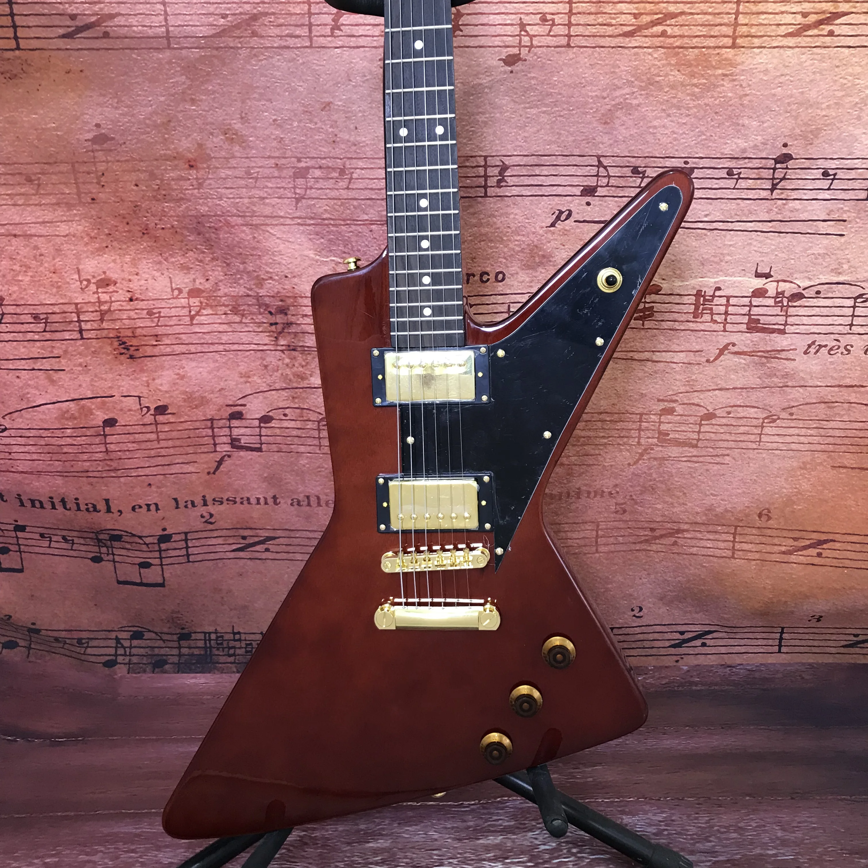Battle‑Axe Triangle Explo Electric Guitar Amber Brown Dual Gold‑Shell Humbuckers Old‑School Metal Hard Rock Stage Guitar