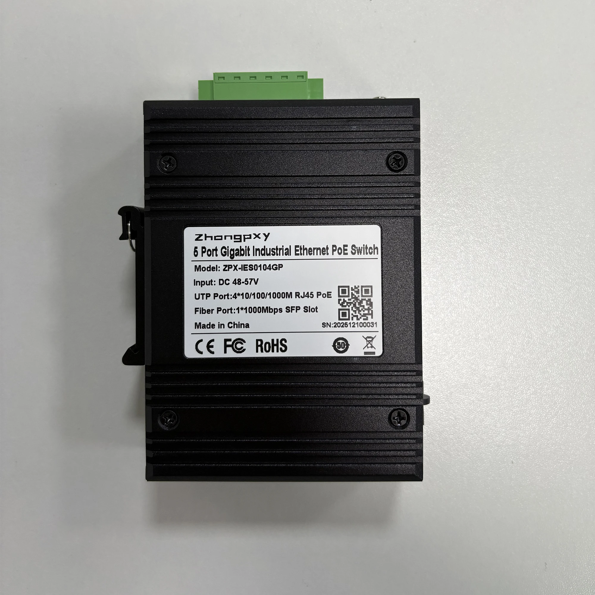 Industrial Ethernet Switch 4×Gigabit RJ45 + 1×SFP Fiber | 5-Port Unmanaged DIN-Rail Switch | IP40 Aluminum |12–52V DC|-40~80℃