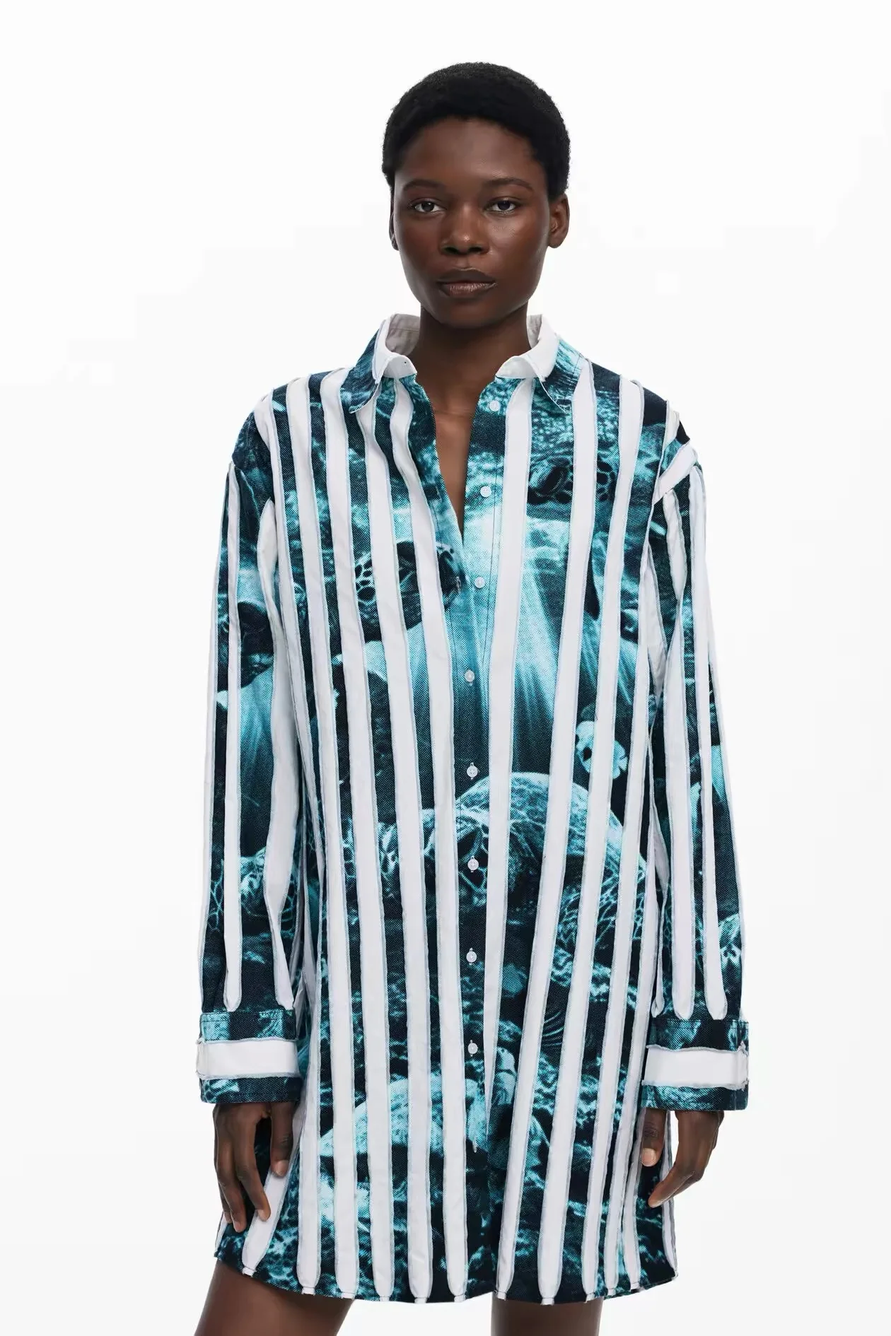 

Европейская, американская, испанская оригинальная однотонная рубашка с принтом и контрастными вставками, свободного кроя, с квадратным вырезом, из хлопка, дизайнерский стиль.