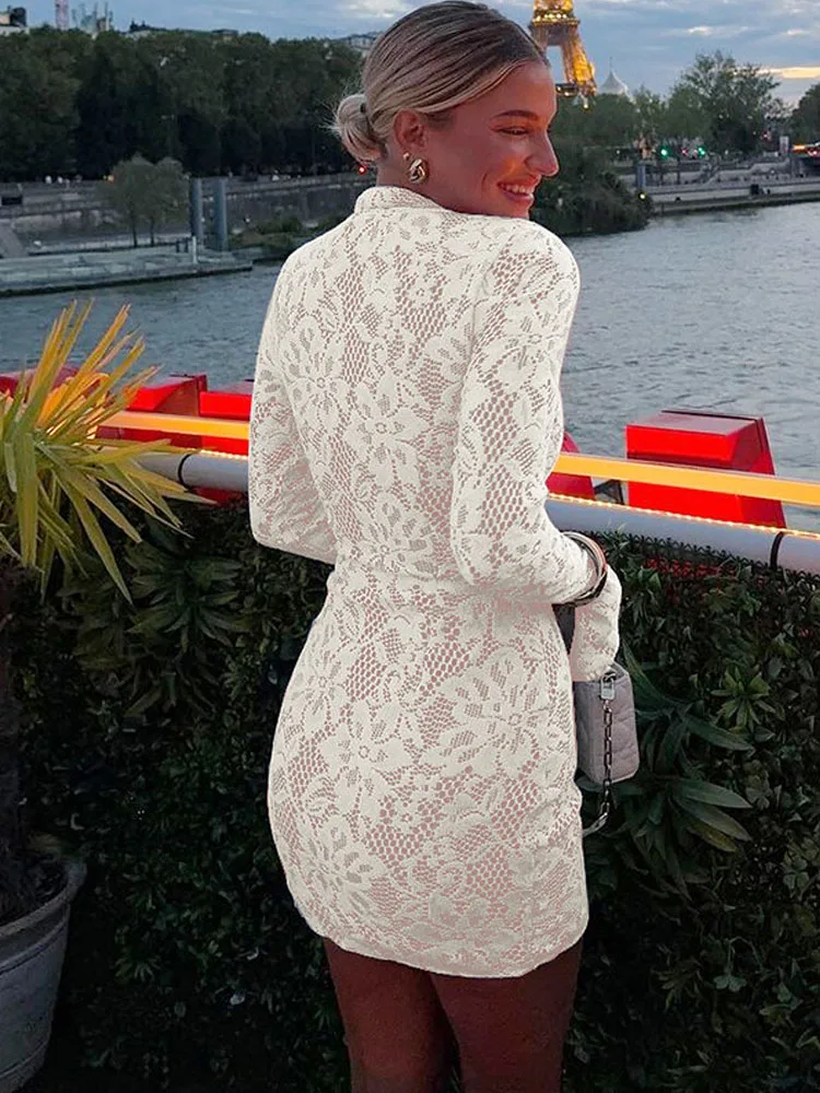 BKQU Hollow Outเซ็กซี่ลูกไม้มินิเดรสผู้หญิงLow-Cut FlareแขนยาวElegant Bodycon HighเอวชุดราตรีชุดราตรีชุดVestidos