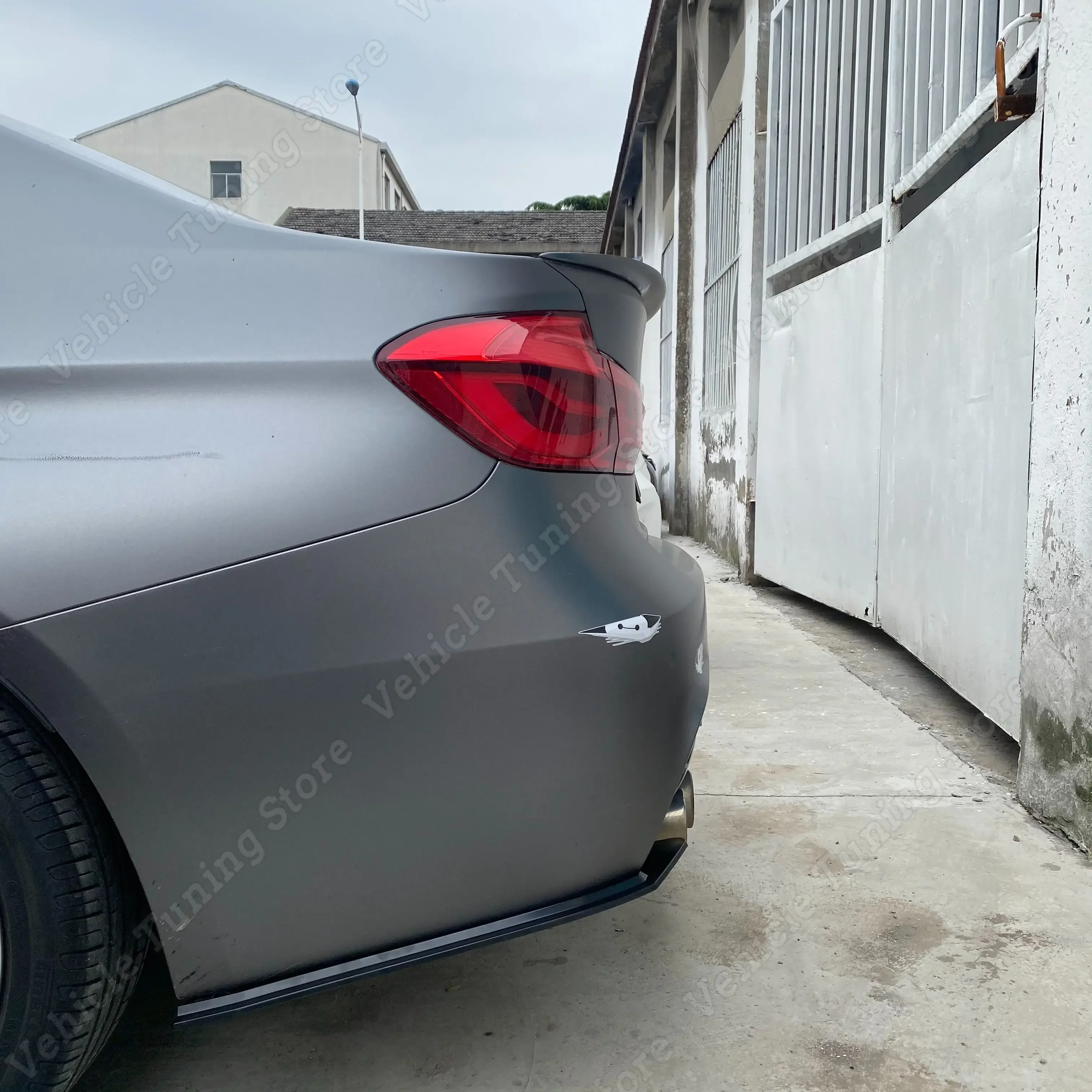 For BMW 3 Series F30 Phase-II Sedan M-Sport M340i 2015-2018 Gloss Black 2Pcs Car Rear Bumper Splitter Spoiler Rear Corner Wrap