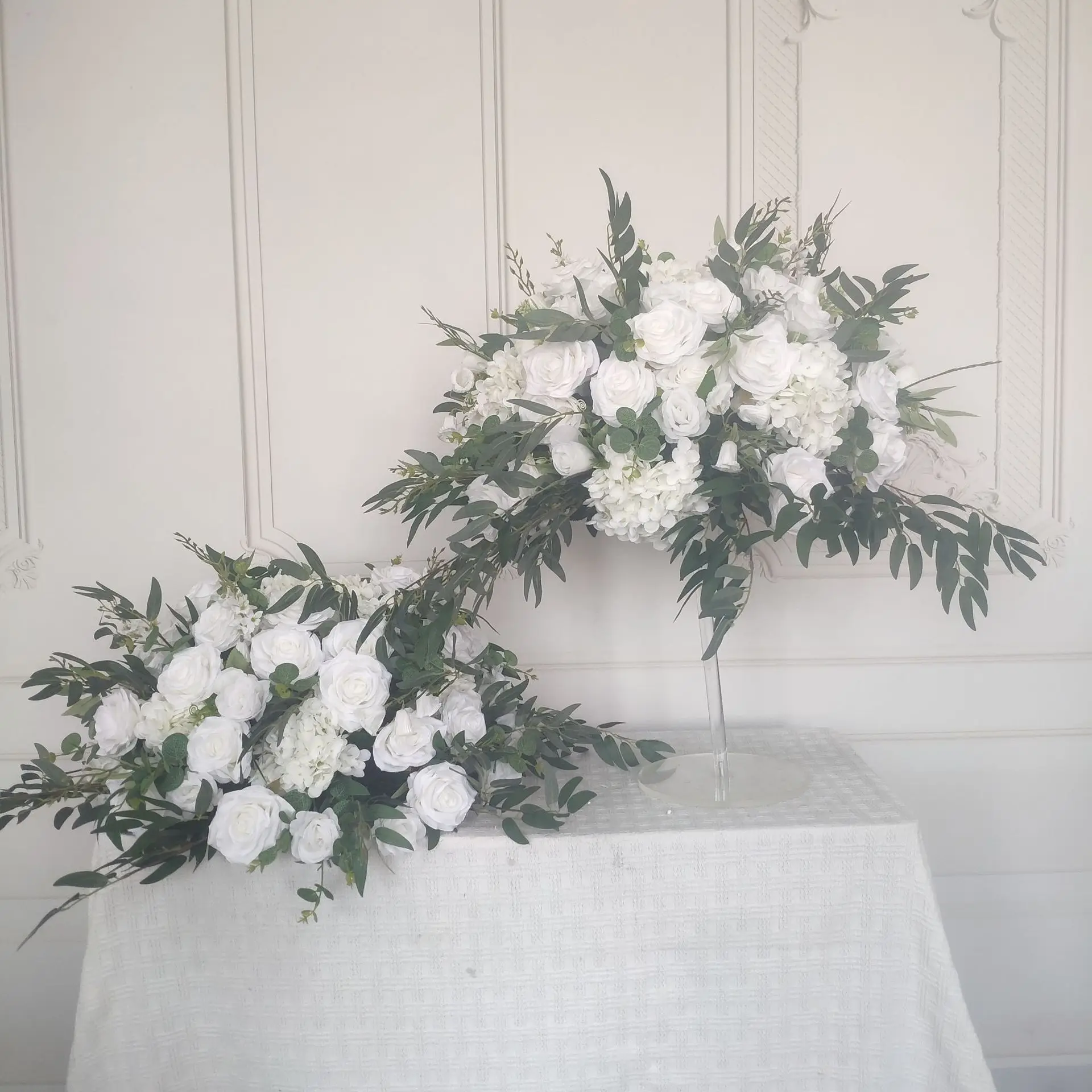 Luxuriöse Hochzeitstisch-Dekoration Blumenball Weiße Rose Eukalyptusblätter Deko Wegführung Blumenball Bühnendekoration – Detail 1