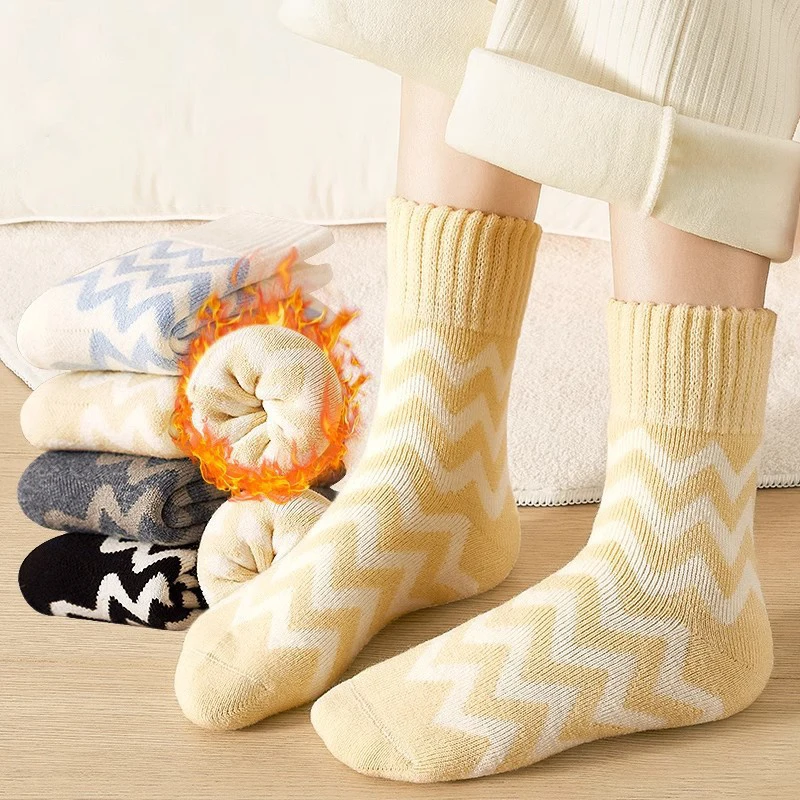 

4 Pairs Women's Socks Set Thicked Warm Soft High Versatile Harajuku Floor Socks For Girl Wholesale Quality Japanese Simple
