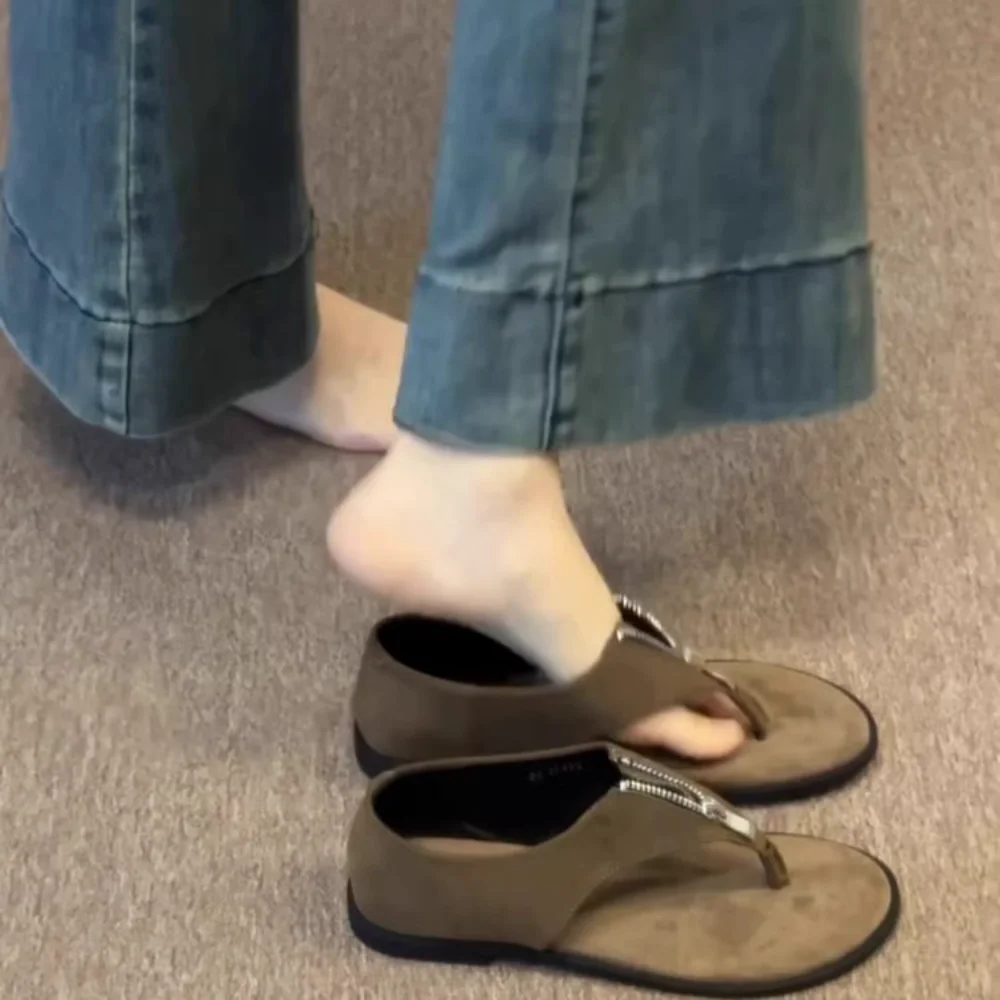 Women Suede Backless Slides Zipper Detail Thong Sandals Flat Mules Cozy Casual Shoes for Daily Wear Travel Vacation Stylish image 5