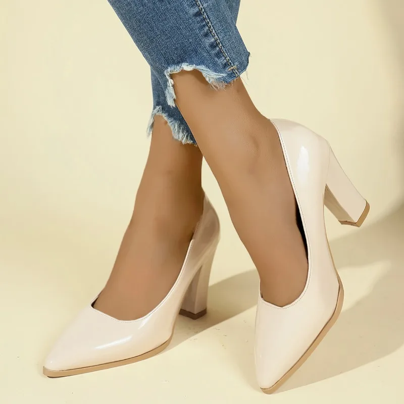 Chaussures basses à talons épais pour femmes, nouvelle mode d'automne, pointues, bouche peu profonde, à enfiler, avec résistance à l'usure antidérapante, 2025