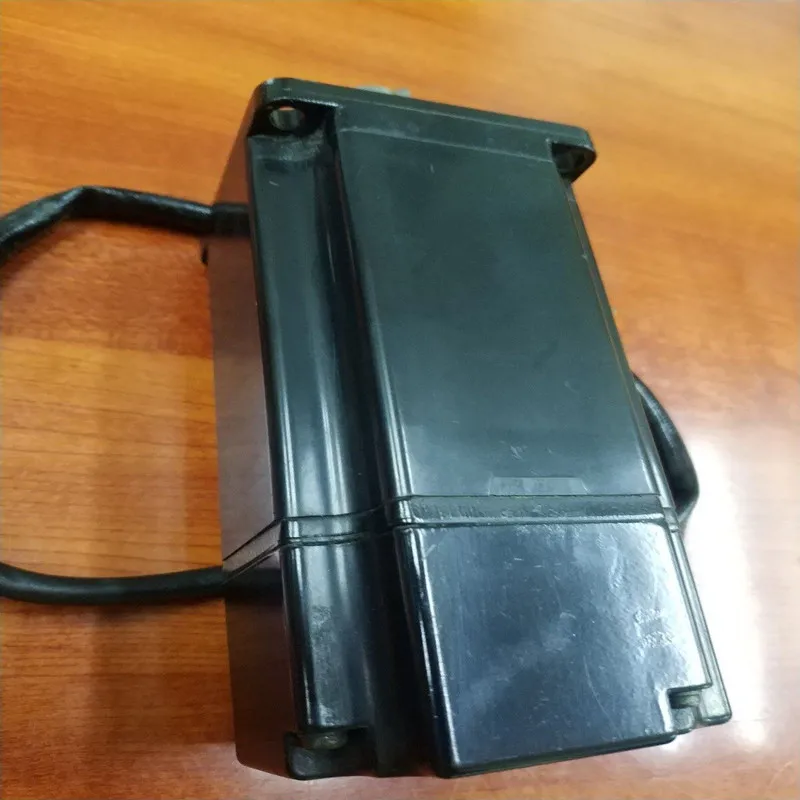 Servomotor SGM-04A314 en buenas condiciones en stock