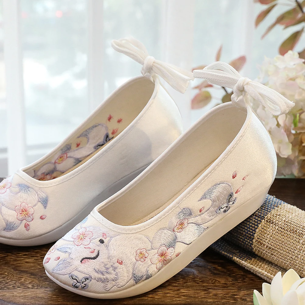 

1 Pair Hanfu Embroidered Shoes Women Ethnic Silk Cloth Thick Sole Dance Performance Shoes Slip-Resistant Comfortable Ancient