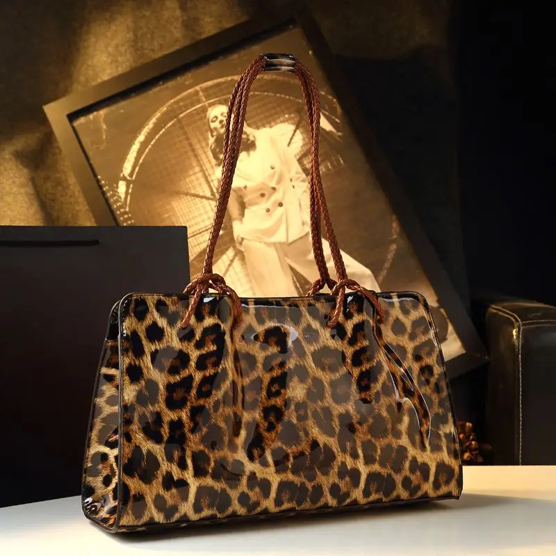 Fashion Leather Women's Bag Styling All-match 2025 New Woven Handle Mom Tote Handbag Large Capacity Leopard Shoulder Bags