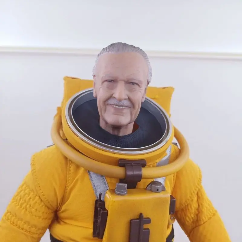 ของขวัญวันพ่อจากมาร์เวลอย่างเป็นทางการ ฟิกเกอร์สแตน ลี นักบินอวกาศ ขนาด 30 ซม. รุ่นลิมิเต็ดอิดิชั่น ชุดนักบินอวกาศ ของสะสมสำหรับผู้ใหญ่