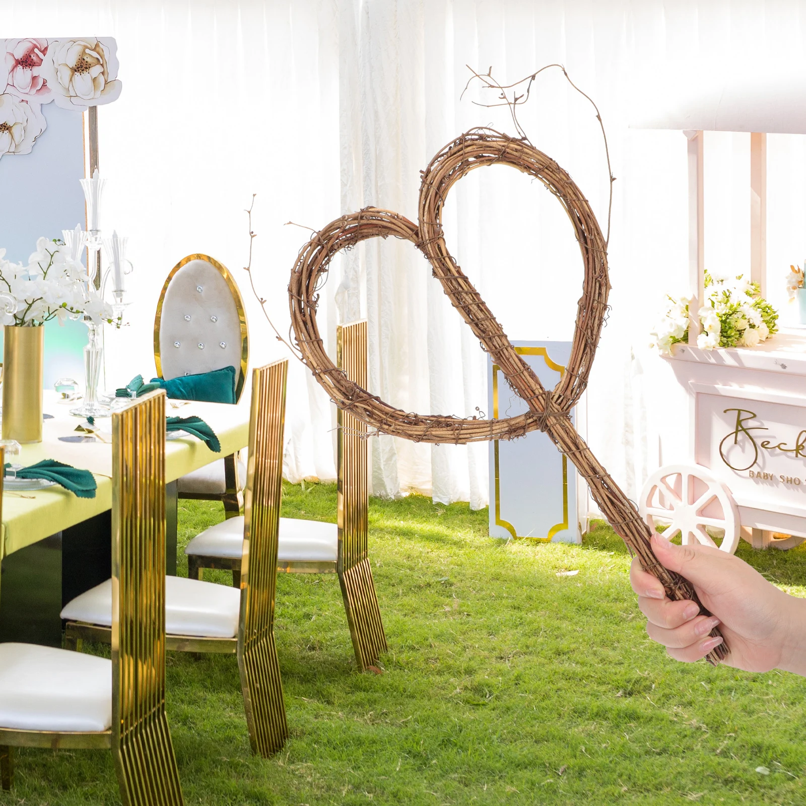 

Heart-shaped Rattan Ring Garland Wreath Hoop Vine Bride Decor DIY Flower Dreamcatcher Circle Wall Home Holiday