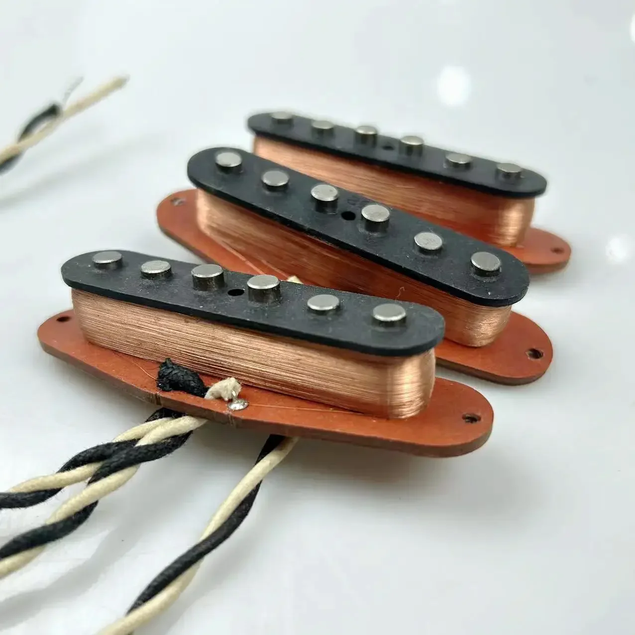 1 set 3pcs Guitar Pickups Single coil pickups Alnico 5 Pickups Red Dimensional Sheet Base