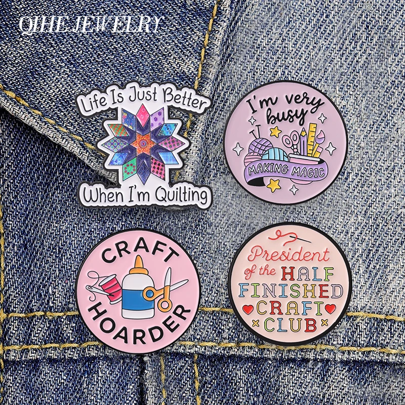 Craft Hobby Club Badge Life Is Just Better When I'm Quilting Enamel Brooch Color Quilt Block Star Badge Gift for Handmade Lovers