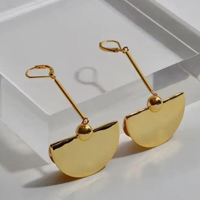 Fashion Brand Designer Gold Fan Shaped Pendant Earrings Women Luxury Jewelry Trend