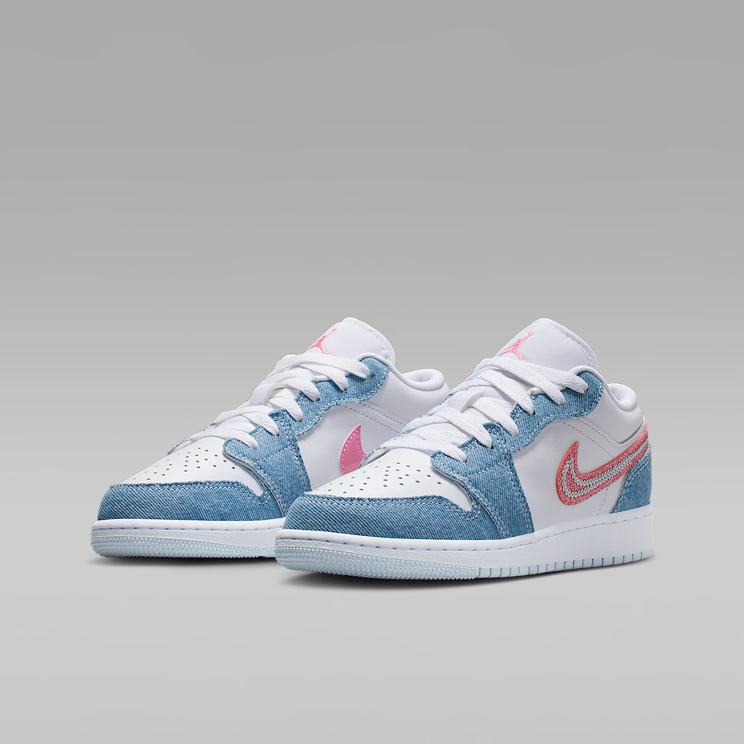 

Nike Authentic JORDAN GS Girls' Cushioned Casual Sneakers HQ2001-400