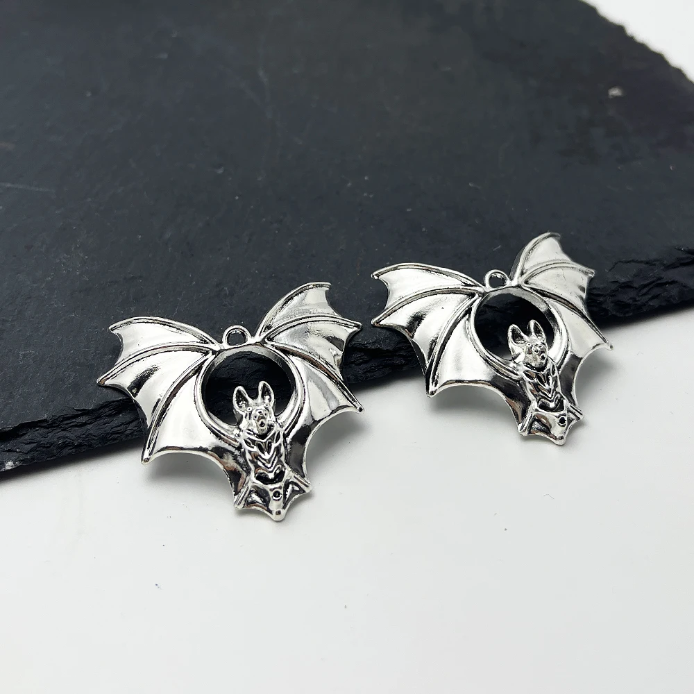 2pcs Gothic New Design Zinc Alloy Bat Pendants Punk Biker Animal Jewelry Accessories DIY Handmade Jewelry Making