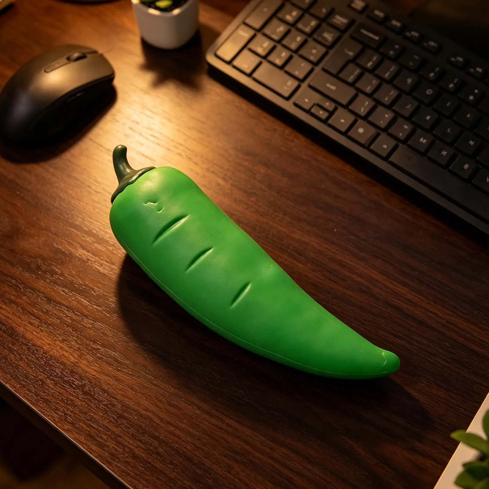 

Anti-stress Squishy pepper Toys Slow Rising Simulation Fruit Squeeze Toy Stress Reliever Reduce Pressure Prop for Kids Adults