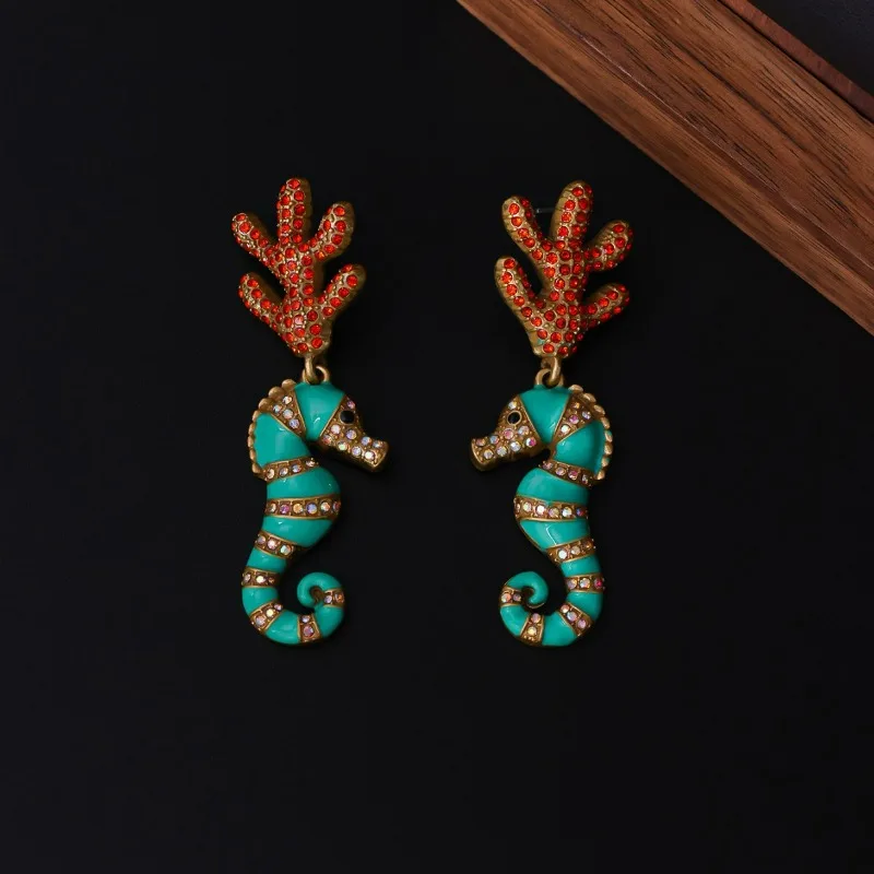 

Retro Red Coral Green Seahorse Micro-inlaid Rhinestone Earrings Niche Fashion Temperament Earring Design Sense Medieval Vintage