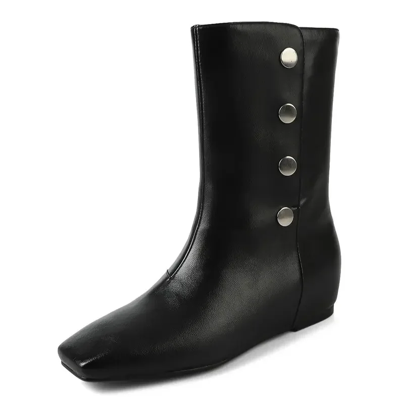 أحدث صيحات الموضة لعام 2025 أحذية نسائية من الجلد الأسود بنعل عريض متوسط الساق بمقدمة مربعة