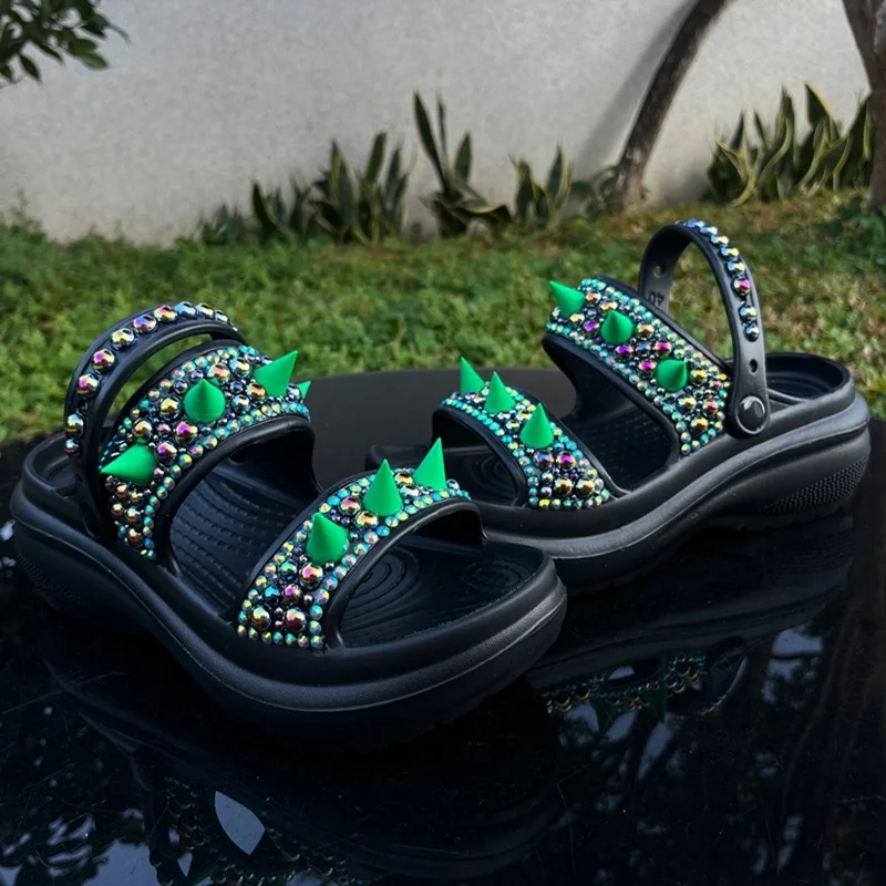 

Новые женские нескользящие сандалии на толстой подошве, лето 2026, новые модные сандалии, увеличивающие рост, вечерние туфли в стиле ретро с жемчужными шипами, размеры 36-43
