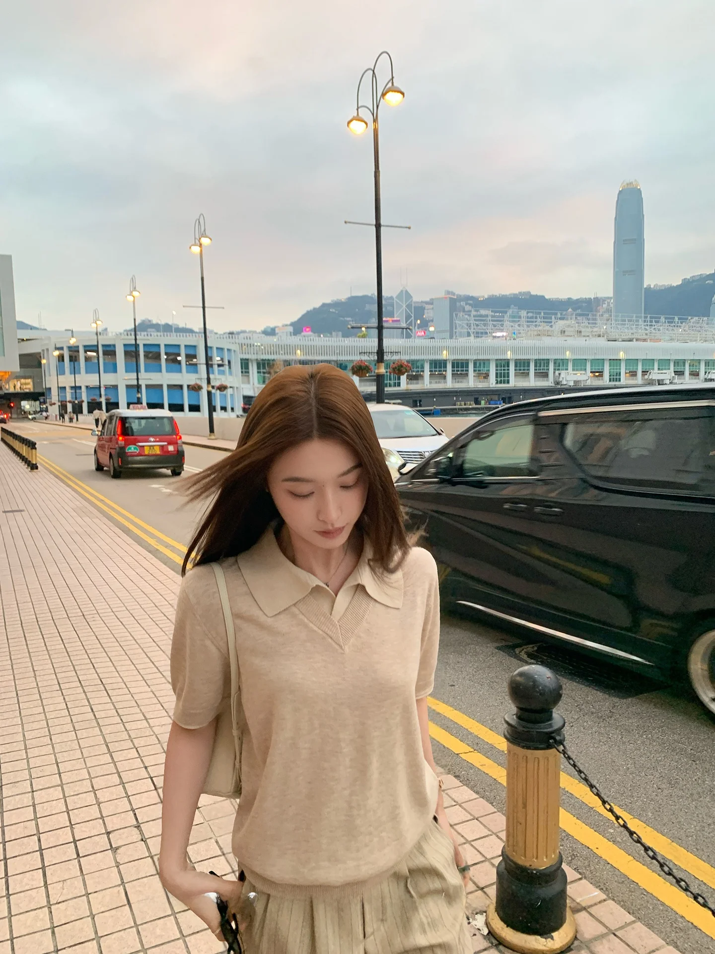 

Женская трикотажная футболка Lin2LP Series с отложным воротником, свободного кроя, с коротким рукавом, имитация двухслойности