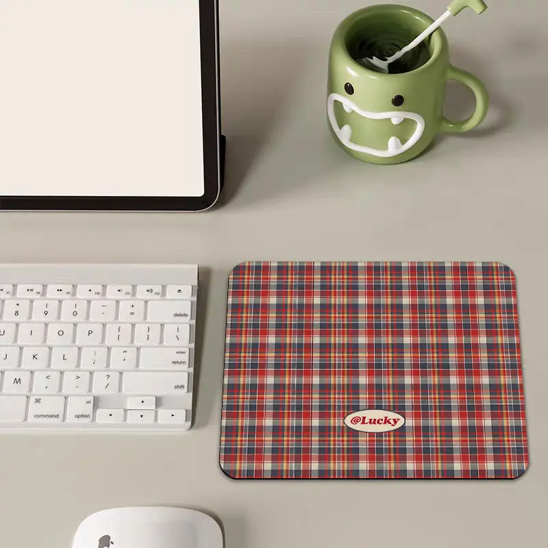 

Red Checkered Mouse Pad Simple high-end Mouse Pad Glass Without Locking Edges Mouse Pad Computer Mouse Mat Laptop Deskmat PC