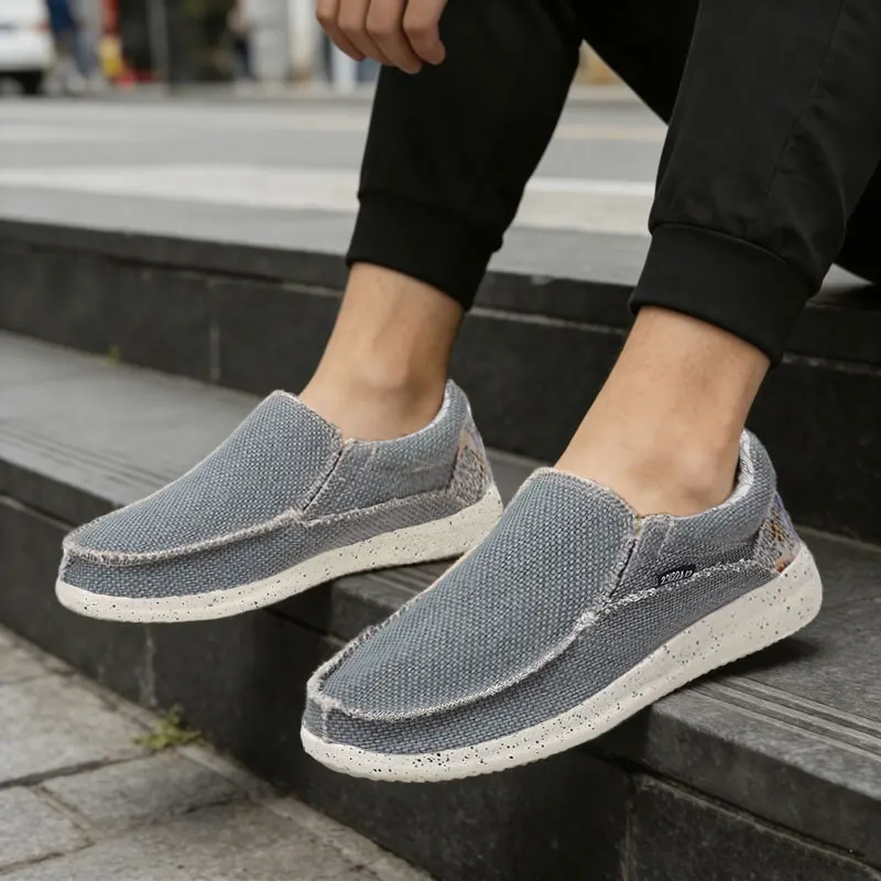 Men\'s stylish denim slip on loafers - breathable comfort for all day wear ，Lightweight design, no tie, easy to wear and take off