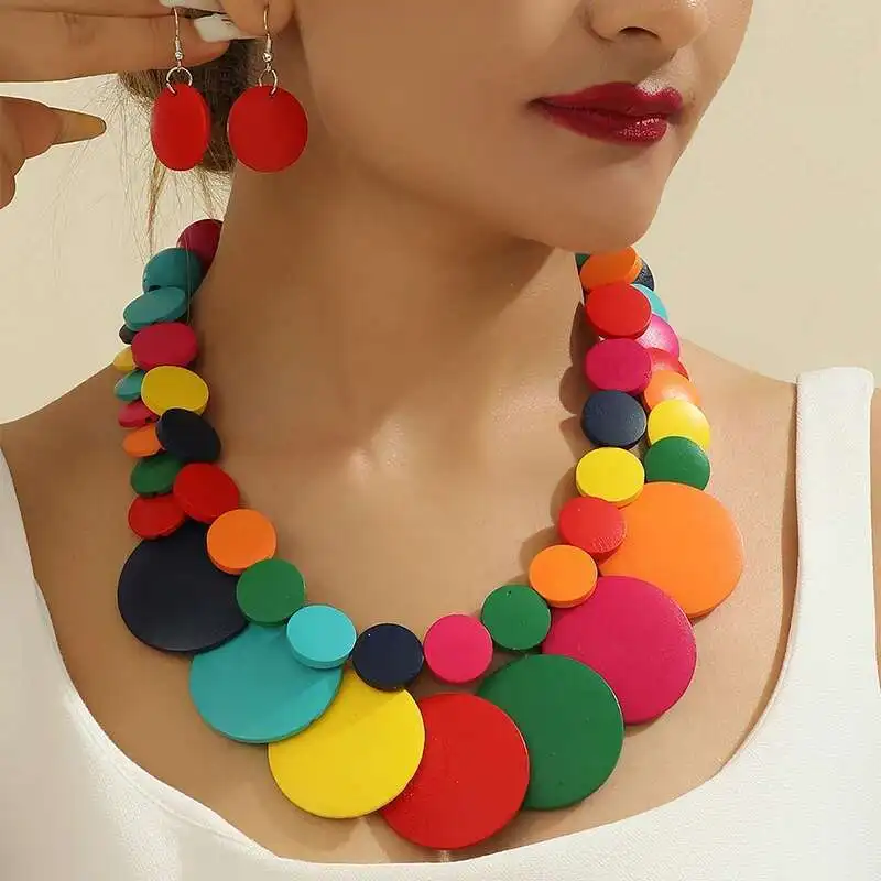 Conjunto de joyería África Nigeria Boho de doble capa de colores geométricos redondos cuentas de madera collar pendientes para mujer tendencia 2025
