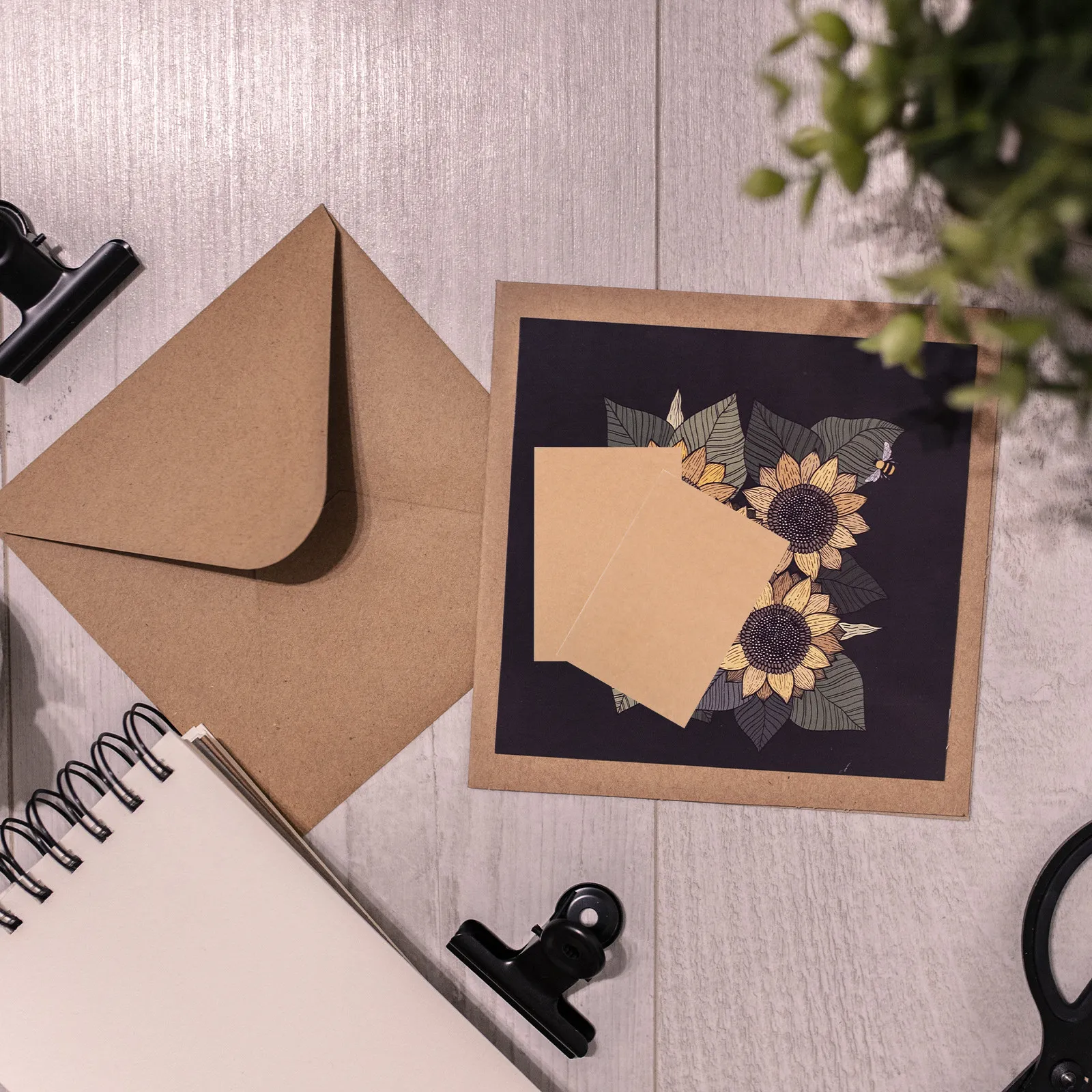 

100Pcs Empty Postcards Premium Blank Cards for DIY Crafts Page Markers Student Accessories Compact Exquisite Design Graffiti