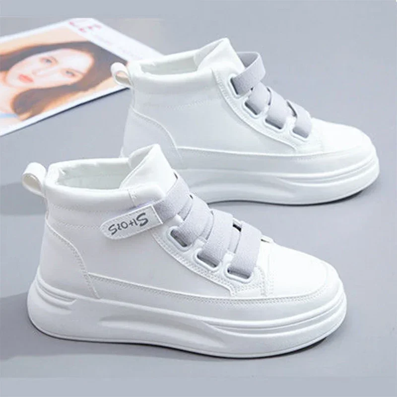 2024 vendita calda bianco High Top Vulcanize scarpe per le donne coppie coreane delle donne che corrono Sneakers donna fondo spesso Sneaker Lady