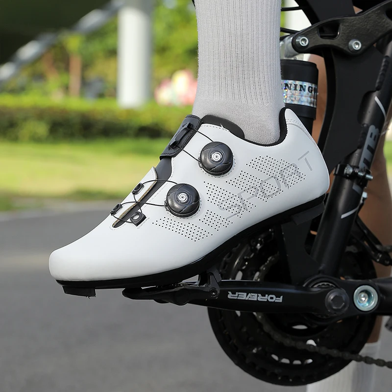 MTB Cycling shoes Flat pedal Mountain Footwear Men Bicycle Indoor Cycling Sneaker speed Lock Cleat shoes bicycle trekking