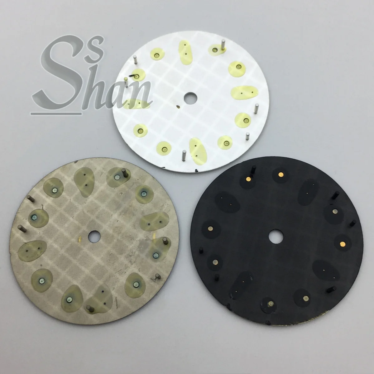 時計ダイヤル 29mm 赤、白、黒、青のダイヤル、スノーフレーク針、緑色の発光、NH35 ETA PT5000 ムーブメントに適しています。