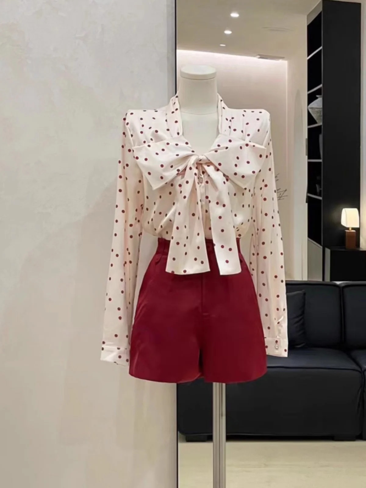 

Red Polka Dot Sash Long Sleeve Shirt And Wide Leg Shorts Fashion Retro Spring Set for Young Women 18-25 Years Old