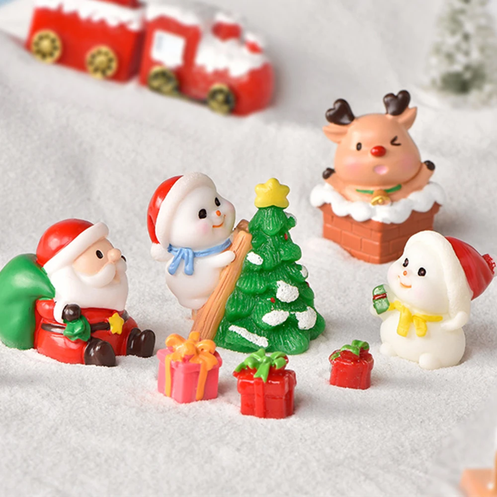 Resin Figurines Exquisite Snow Landscape Decoration Christmas Micro Landscape High-Quality Miniature Christmas Scene For Home