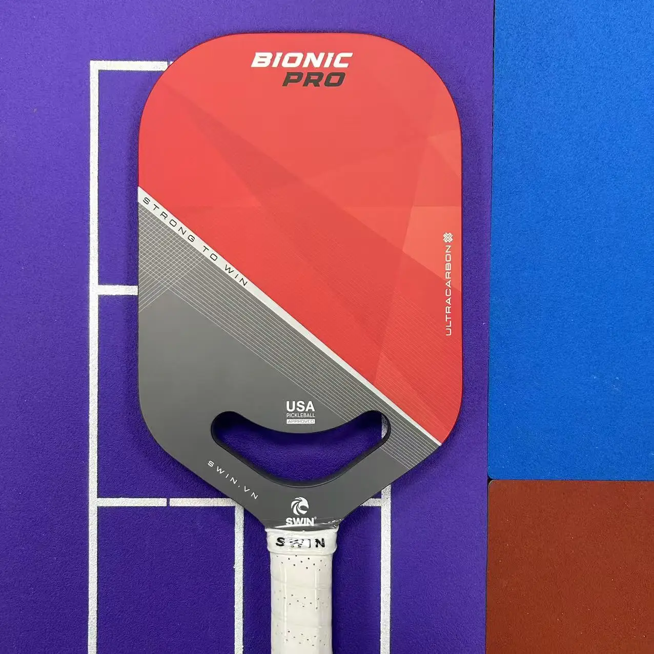 La nuova racchetta senza telaio presenta un design con faccina e fibra di carbonio da 14 mm di livello professionale per prestazioni nella pagaia da pickleball