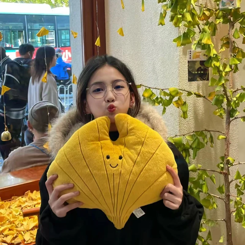 Simulazione creativa 15 cm foglie mini ciondolo cartone animato foglia d'acero bambola morbida farcita cuscino del divano bambino accompagnare cuscino decorazioni per la casa