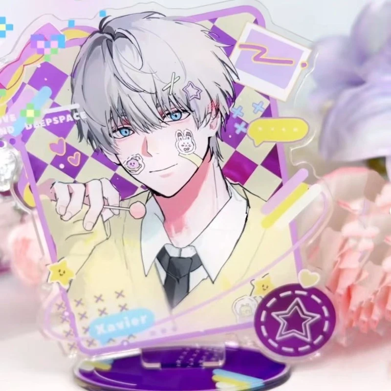 ความรักและ Deepspace Caleb Xavier Zayne ส่วนบุคคล Creative Stand เครื่องประดับโต๊ะนักเรียนการ์ตูนน่ารักตารางวันหยุดของขวัญ