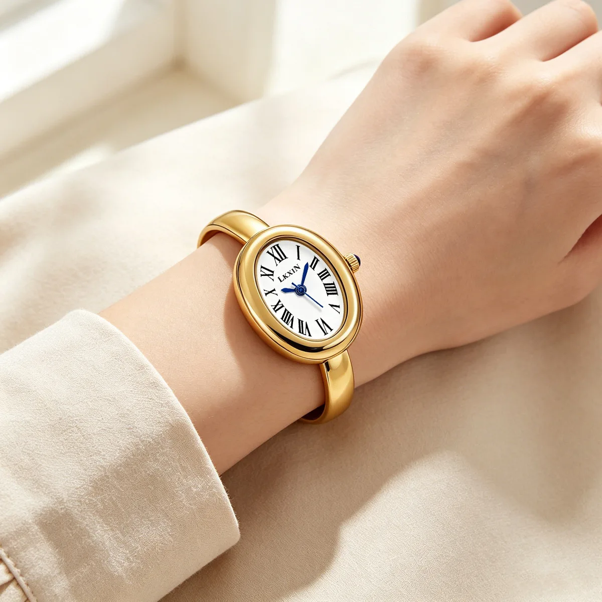 Female bracelet quartz watch bracelet oval alloy case Roman numeral dial cuff bracelet simple retro elegance Reloj Mujer