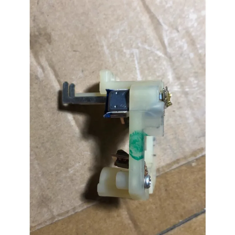 Window Glasses Lift Motor Carbon Brush for Honda Civic 2007-2013 Window Regulator Motor Repairing