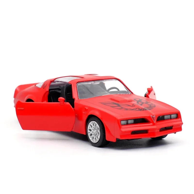 1:36 Pontiac Firebird High simulation Diecast Car Metal Alloy Pull Back car model collection decorative gifts