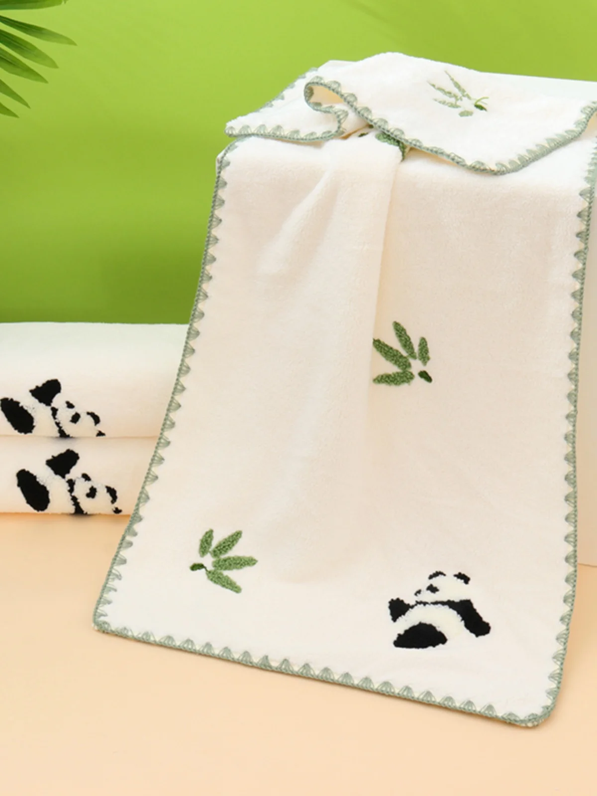 

Soft Absorbent Embroidered Panda Coral Fce Towel Batoom Face Towel Couple Student Face Towel Home Use Cute Design