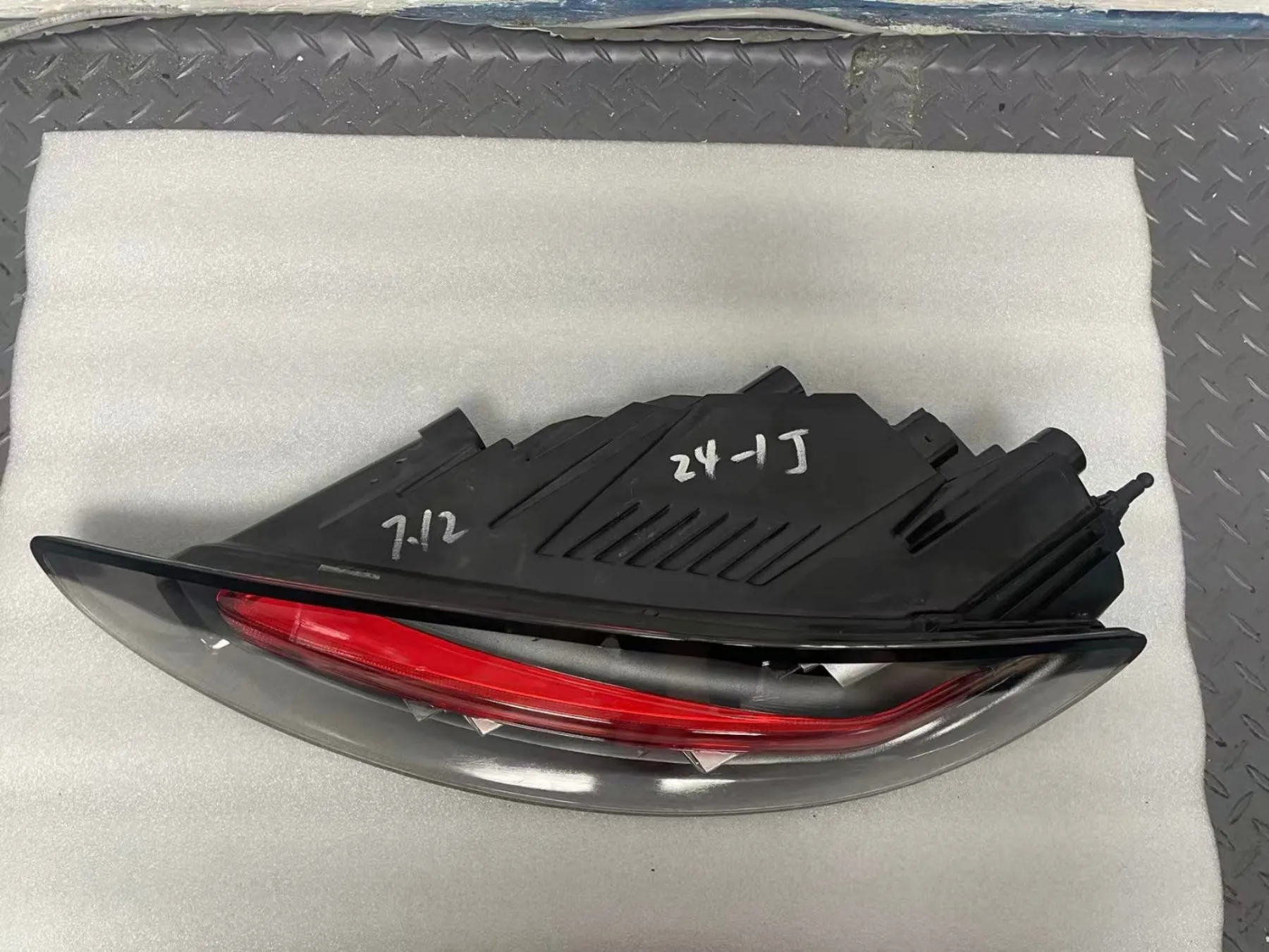 Misura per Porsche 718 Fanale posteriore 2016-2023 Porsche Boxster Fanale posteriore Porsche Cayman Stoplight 982 luci posteriori Rosso Plug And Play