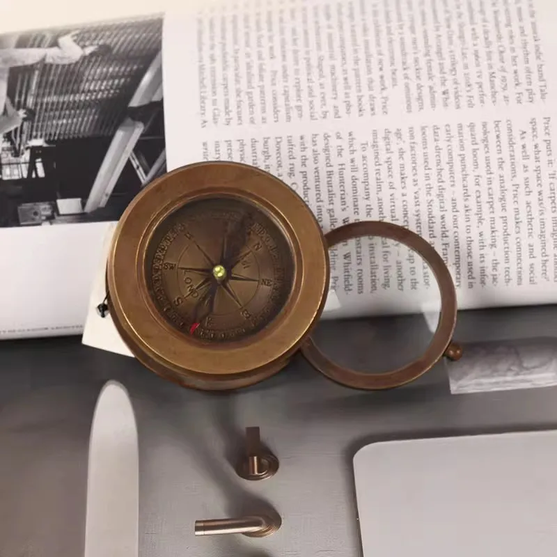 

Vintage Brass Compass with Magnifying Glass Antique Style Desk Decor Study Office ornament Decorative Craft