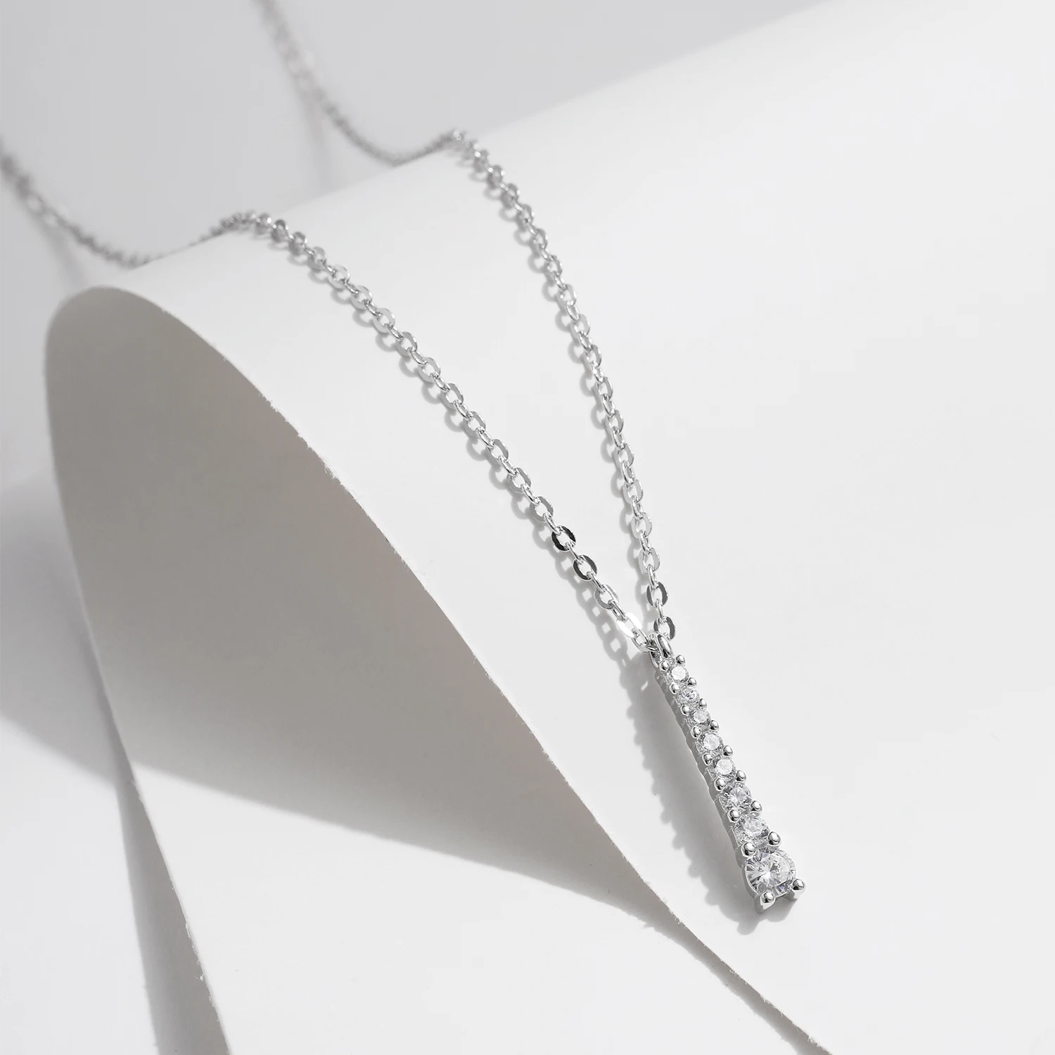 MODIAN Minimalist D Color Moissanite Necklace Prong Setting Lab Diamond For Women 925 Sterling Silver Pendant Necklace Jewelry