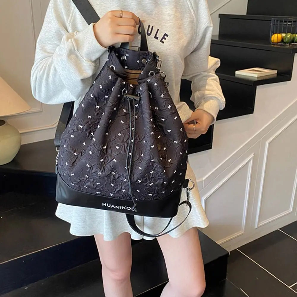 Großer Rucksack mit Schleife und Falten, leichtes Nylon, süße Umhängetasche, koreanischer Stil, Einkaufstasche, Kordelzug, Fitnesstasche, Einkaufen