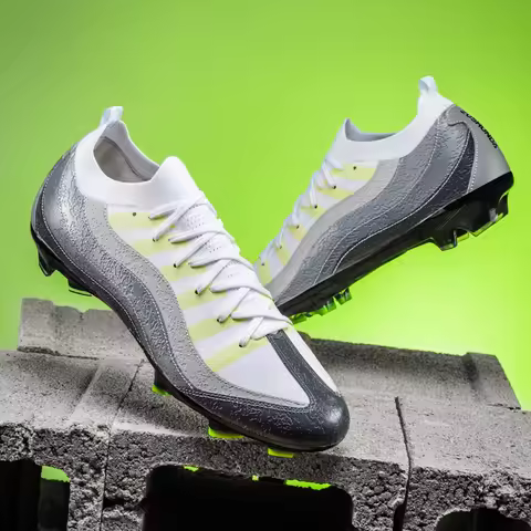 Men's Football Shoes High Quality Soccer Field Cleats Fast Football Tennis Boots Electroplated Sole Soccer Society Sneakers New