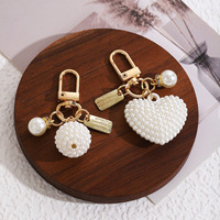 Elegant Mini Pearls Heart Keychains Round Beaded Pendent Key Ring for Women Handbag Phone Case Pendant Car Trinket Accessories